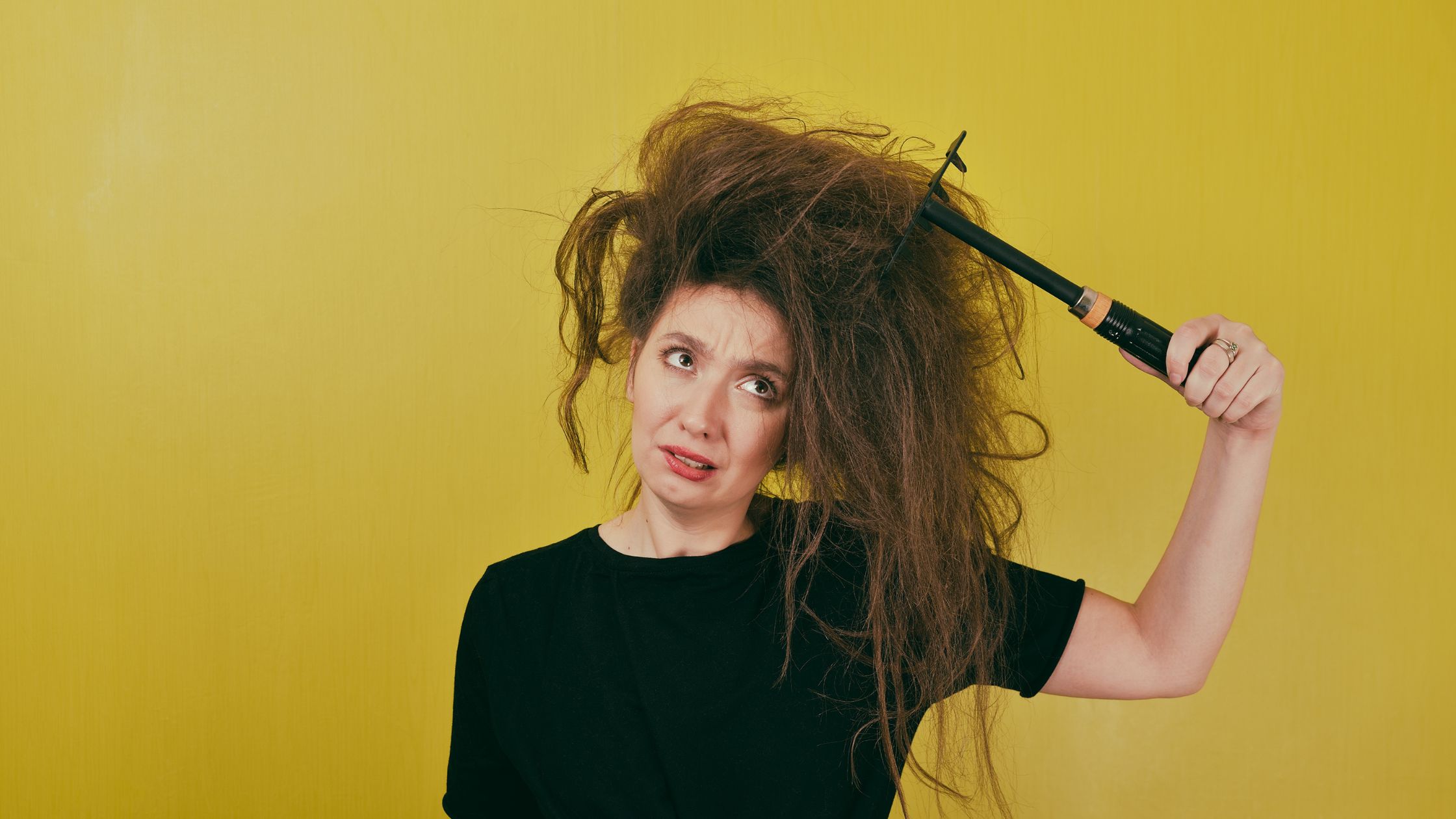 Why is My Hair So Frizzy? 5 Common Causes.