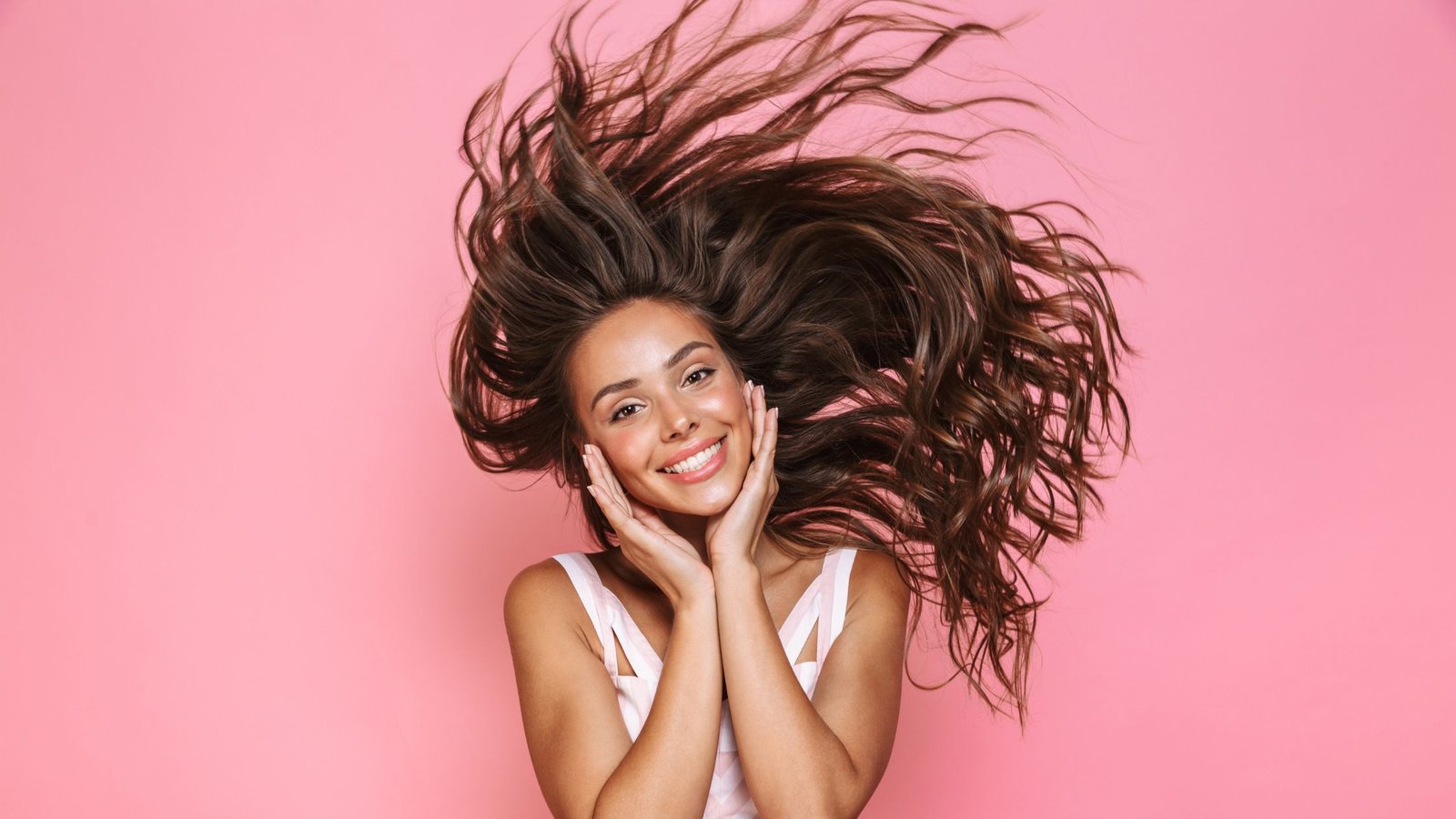 Natural Hair Oils for Healthy and Shiny Hair